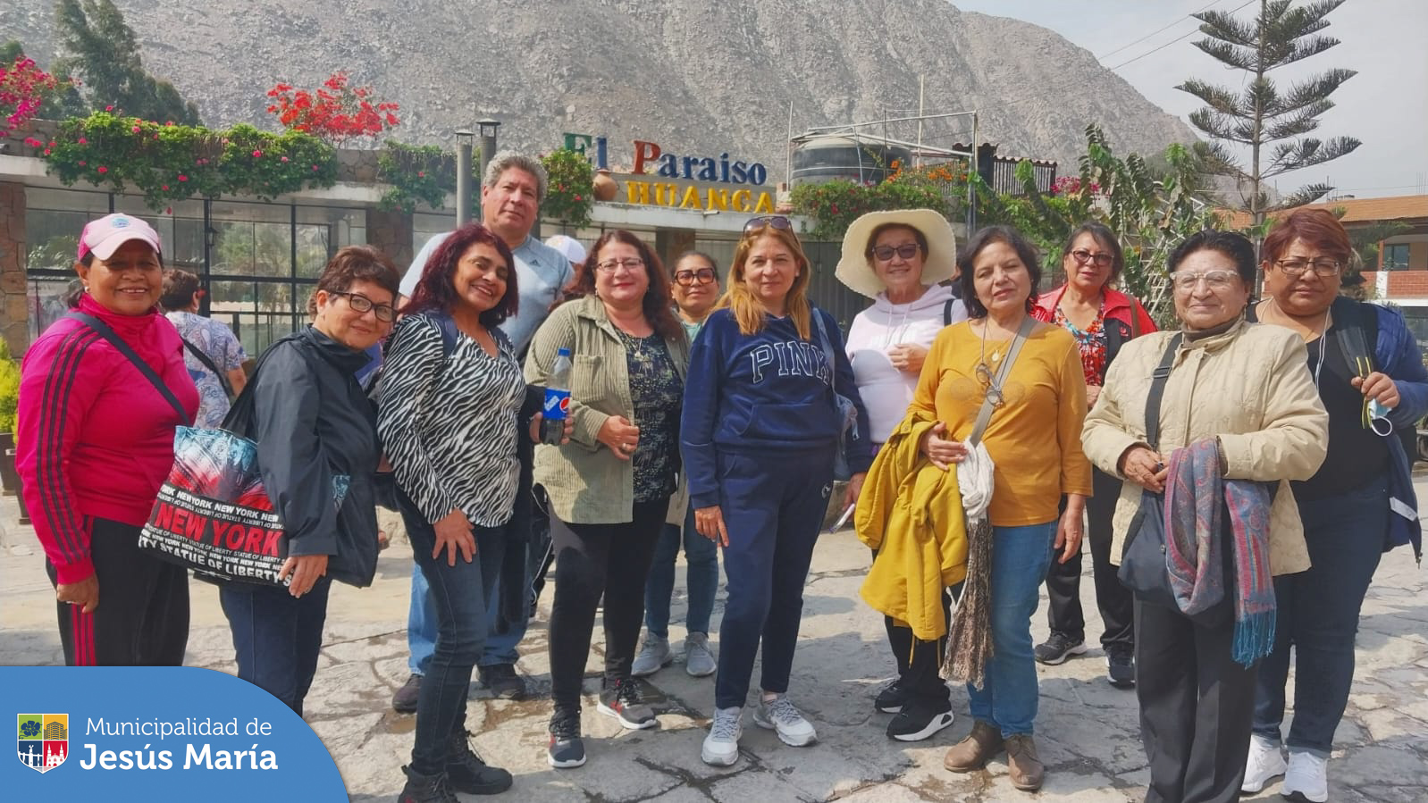 Nuestros vecinos pudieron disfrutar del hermoso paisaje y la tranquilidad en divertida actividad de confraternidad.
Para más información llámanos al ☎️ 2618285 / 📱 993194161 o acércate a nuestro Casa del Vecino de Jr. Estados Unidos 291.