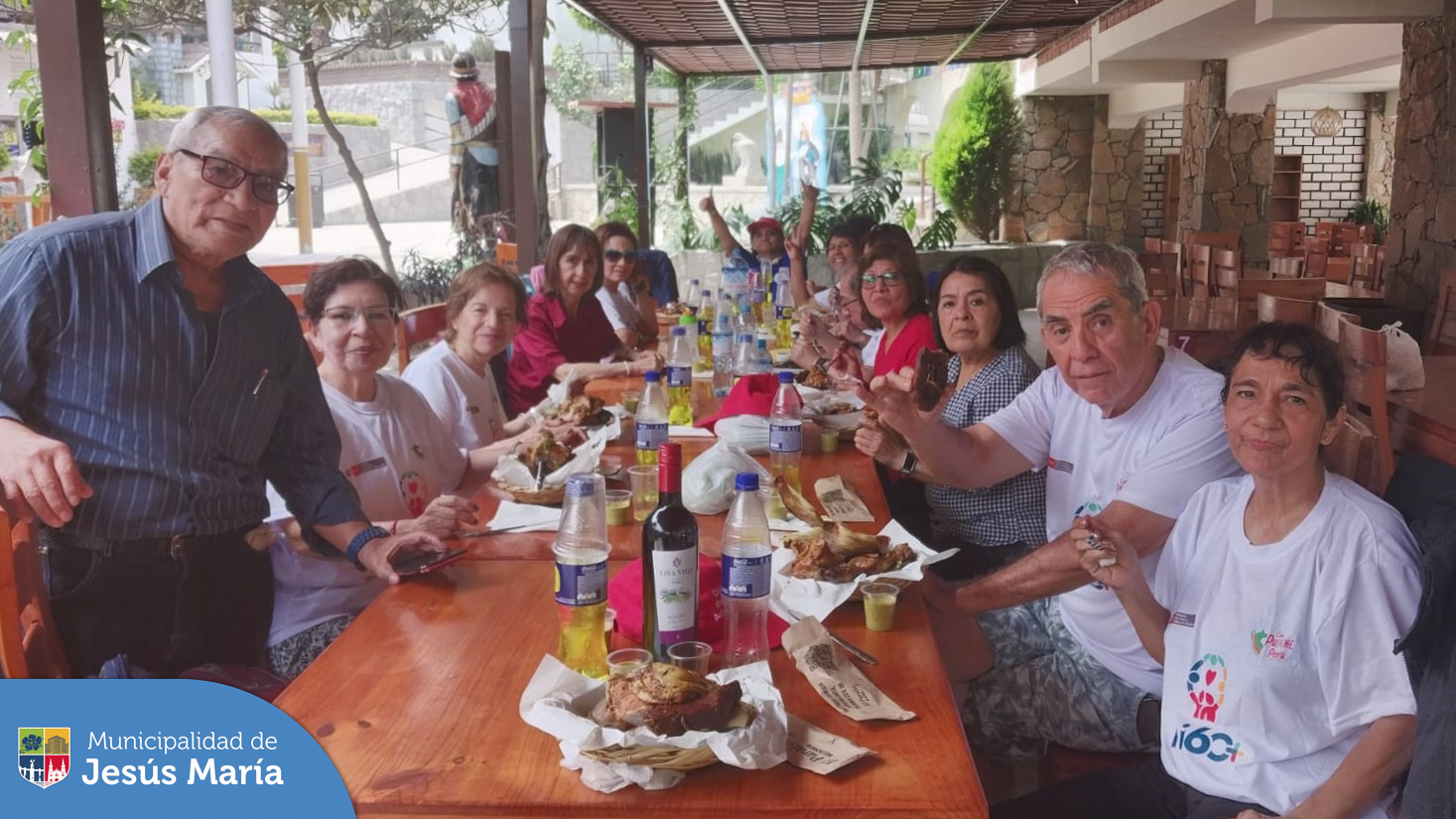 Nuestros vecinos pudieron disfrutar del hermoso paisaje y la tranquilidad en divertida actividad de confraternidad.
Para más información llámanos al ☎️ 2618285 / 📱 993194161 o acércate a nuestro Casa del Vecino de Jr. Estados Unidos 291.