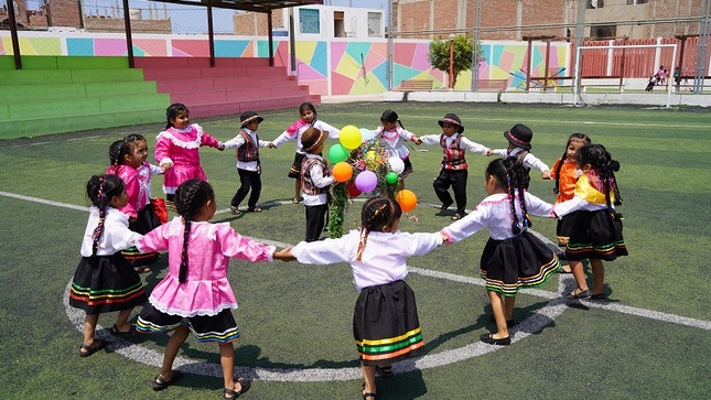 Con la participación de 15 jardines del Programa No Escolarizado de Educación Inicial Municipal – PRONOEIM, de la Municipalidad Provincial de Trujillo, se realizó el Festival de Danzas "Así baila mi tierra".
