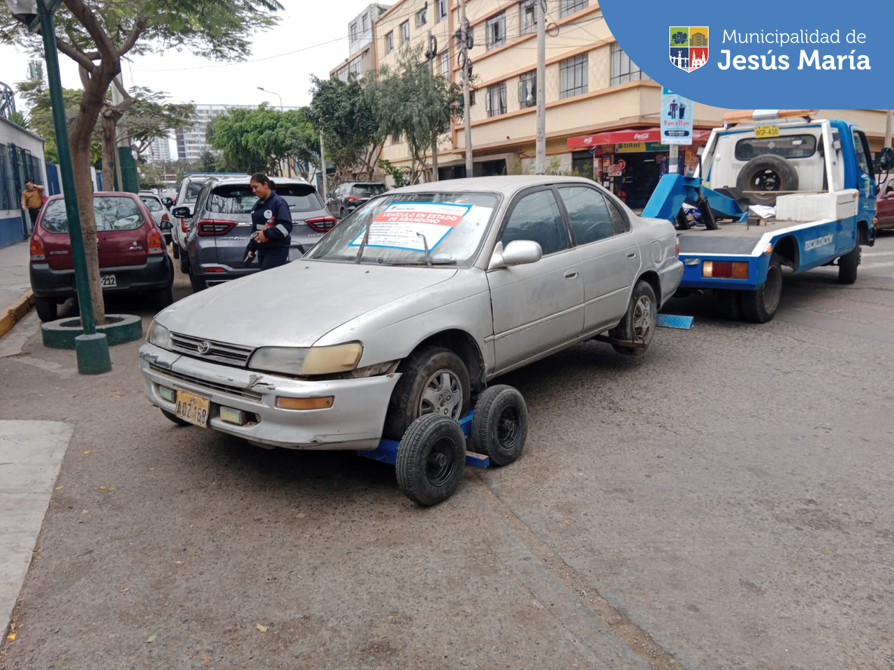  En la Municipalidad de Jesús María tenemos un compromiso con los vecinos y continuaremos trabajando para erradicar a todos los vehículos que afectan el orden público y las normas de convivencia.
 Los exhortamos a respetar la Ordenanza Municipal 642-MDJM y así evitar la multa e internamiento del vehículo en el depósito municipal.
Recuerda que #JesúsMaríaSomosTodos y la calle NO es tu cochera. 
