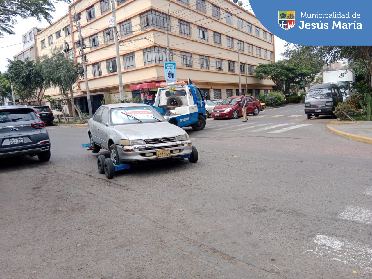  En la Municipalidad de Jesús María tenemos un compromiso con los vecinos y continuaremos trabajando para erradicar a todos los vehículos que afectan el orden público y las normas de convivencia.
 Los exhortamos a respetar la Ordenanza Municipal 642-MDJM y así evitar la multa e internamiento del vehículo en el depósito municipal.
Recuerda que #JesúsMaríaSomosTodos y la calle NO es tu cochera. 
