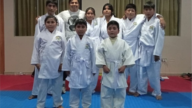 Alumnos del proyecto deportivo destacaron en campeonato de karate