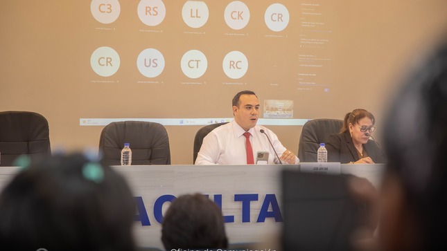 Quinta Sesión Extraordinaria Descentralizada Organizada por la Comisión de Presupuesto y Cuenta General de la República en la UNHEVAL