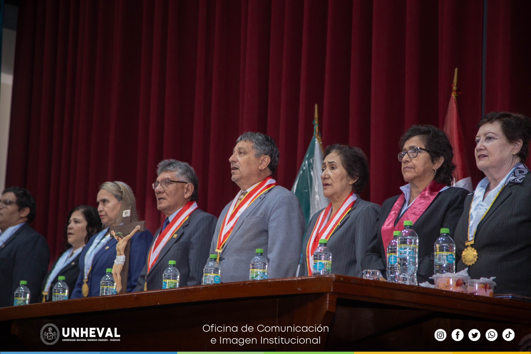 Quinta ceremonia de grados y títulos de la UNHEVAL