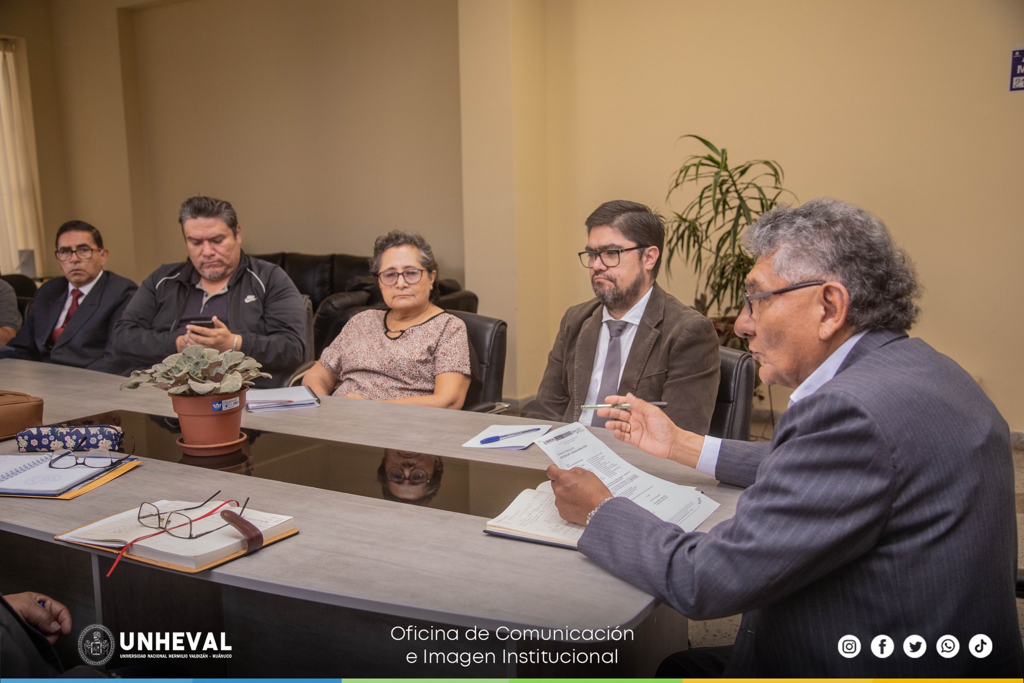 Comité editorial para la promoción de la investigación académica en la UNHEVAL