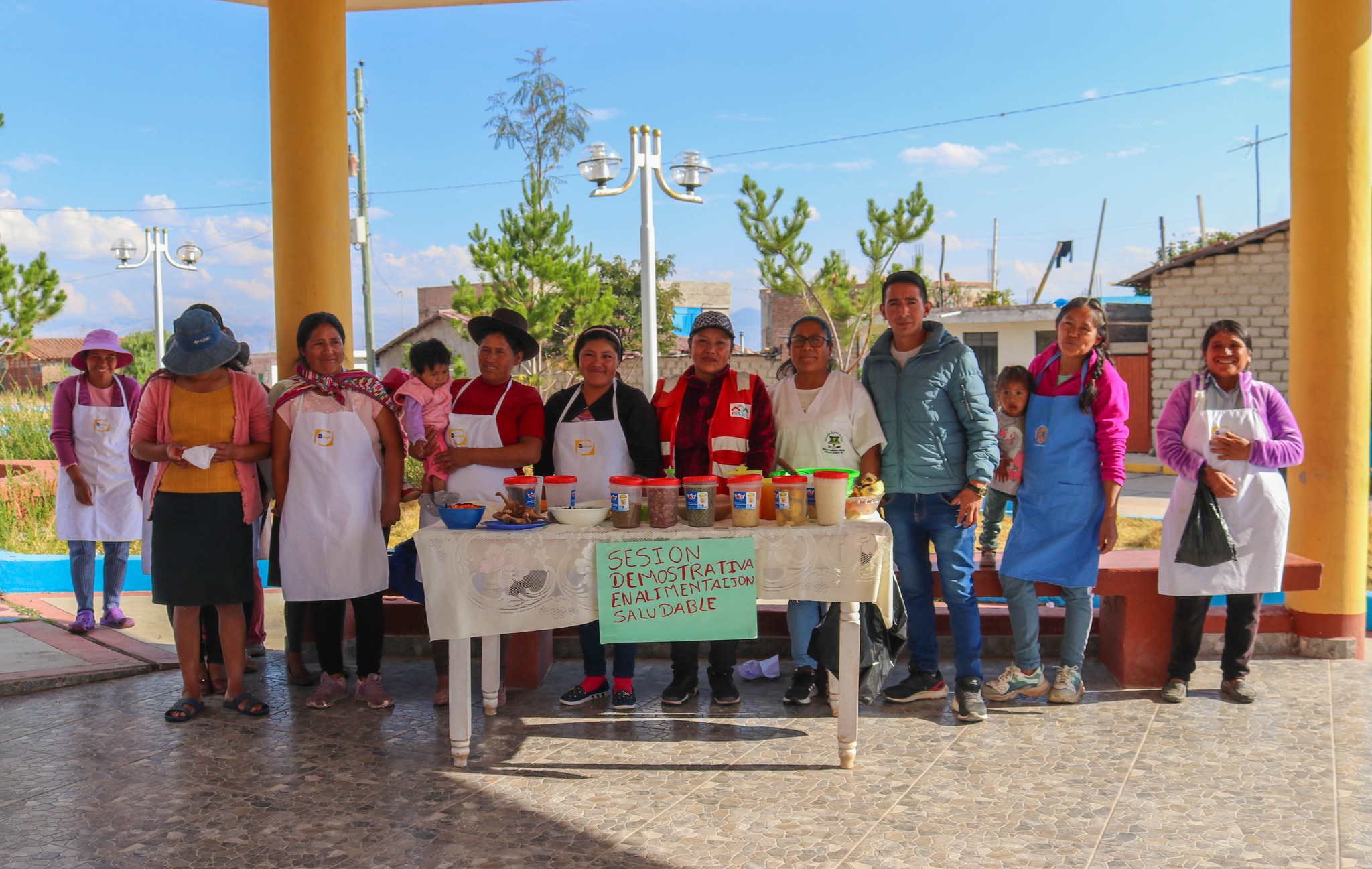 Sesiones demostrativas en preparación de alimentos ricos en hierro en Ichupata