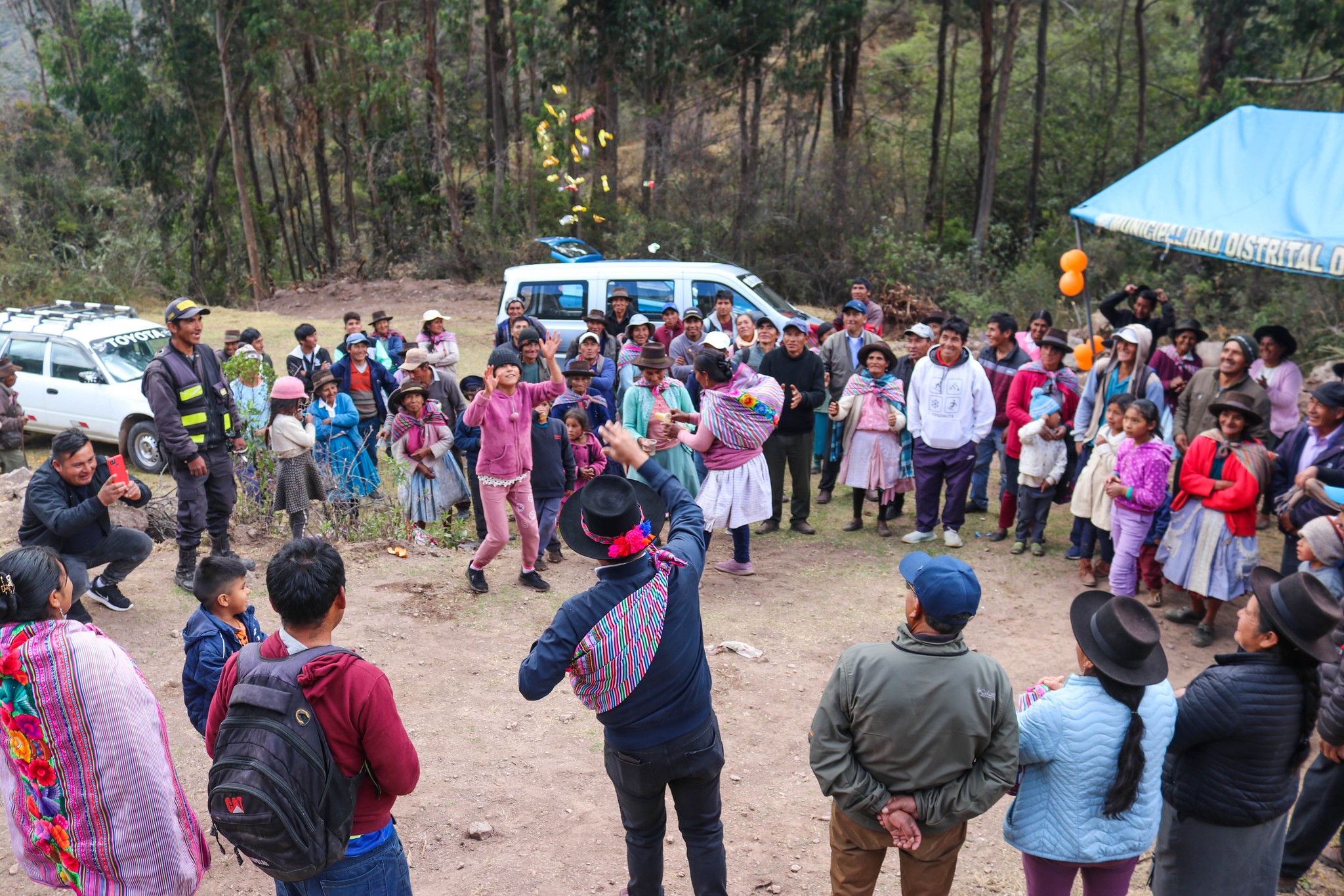 Inauguración de apertura de trocha carrozable en Sulluuaylla