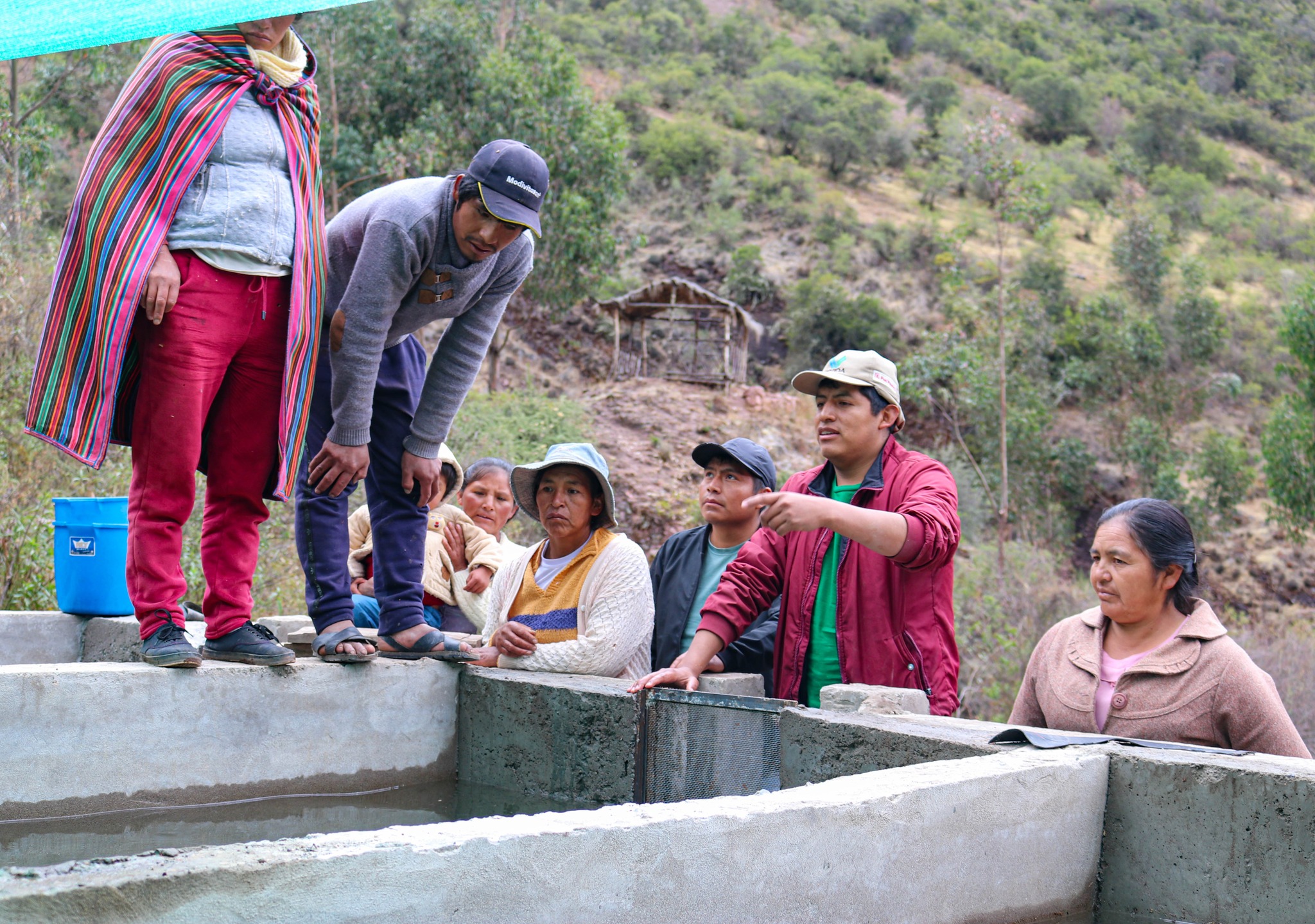 Entrega de 28 mil alevines y alimento balanceado a asociaciones acuicolas de Huamanguilla
