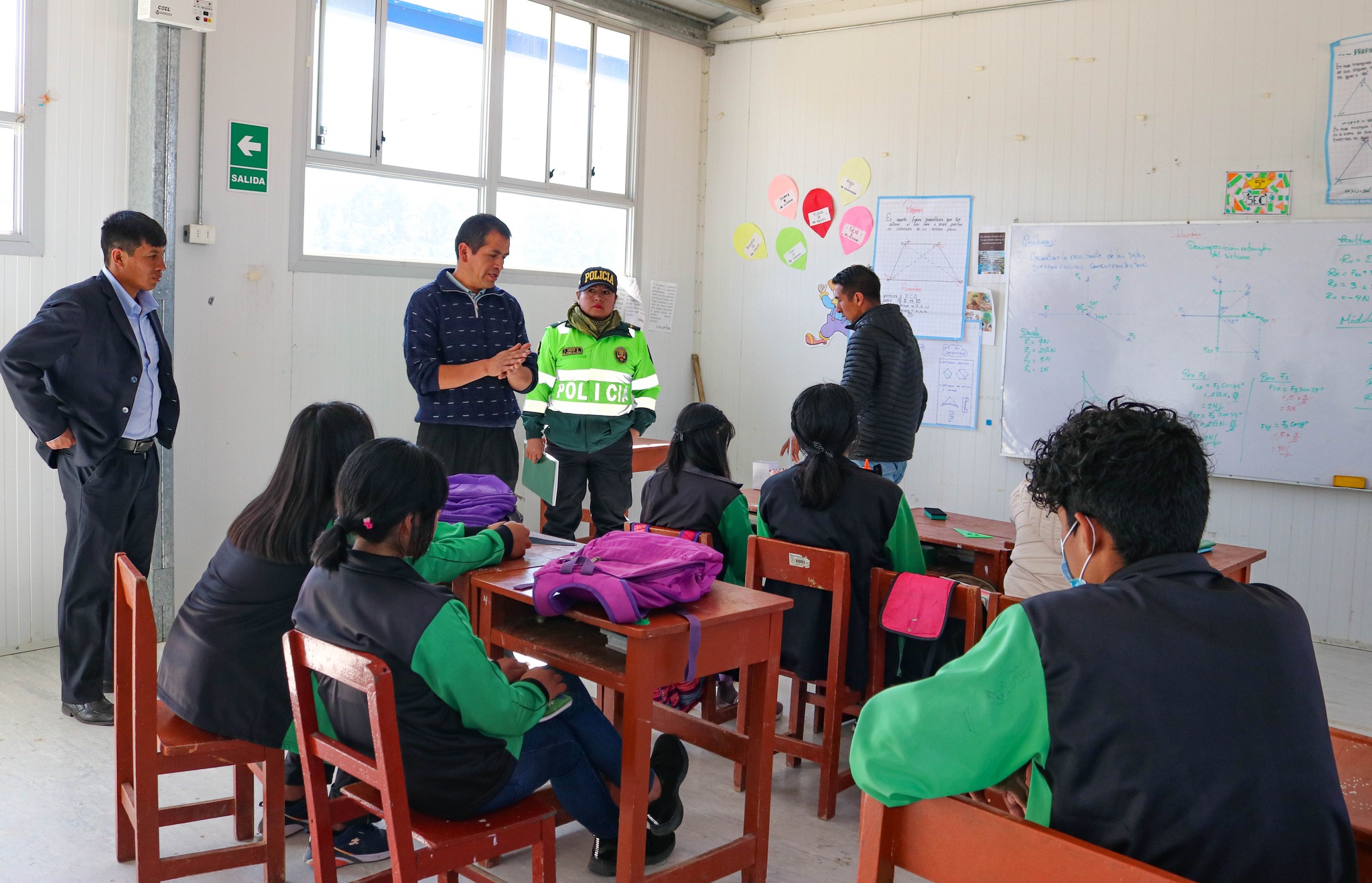 Operativo inopinado a estudiantes de la I.E. Quiturara