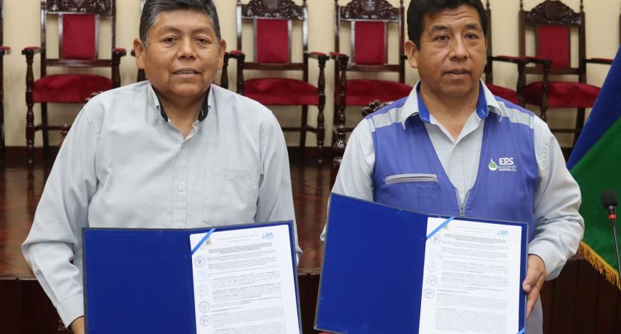El Alcalde Provincial, John Larry Coayla firmó una serie de convenios de cooperación interinstitucional con la Empresa Prestadora de Servicios de Saneamiento Moquegua, a través del Gerente General, Walter Villasante Conza.