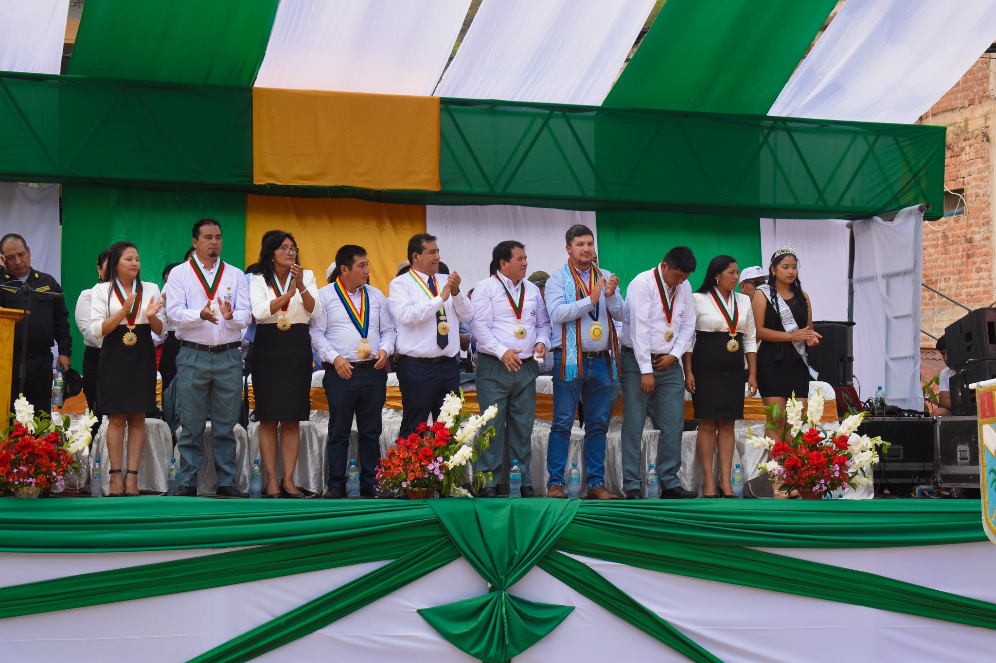 Alcalde de La Convención, Dr. Alex Curi León y regidores celebran y saludan a Quellouno en su 37º aniversario