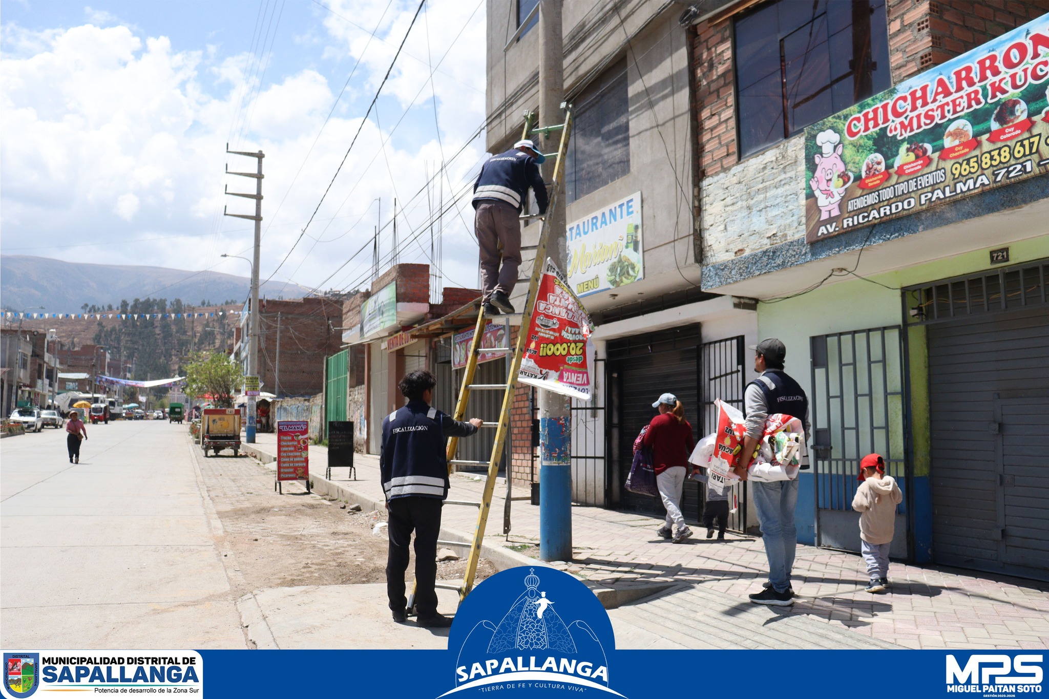 Retiro de posteras y anuncios publicitarios.