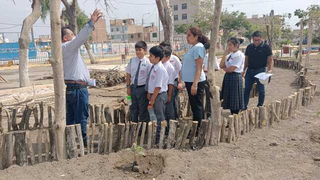 Brigadieres Ecológicos del nivel primario de colegio omega visitaron el parque infantil