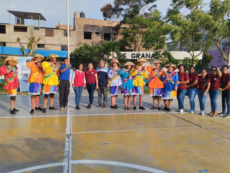Hubo juegos tradicionales, caritas pintadas, cuentacuentos, show lúdico infantil, musicales, exhibición de ajedrez, baile, canto y zumba.
