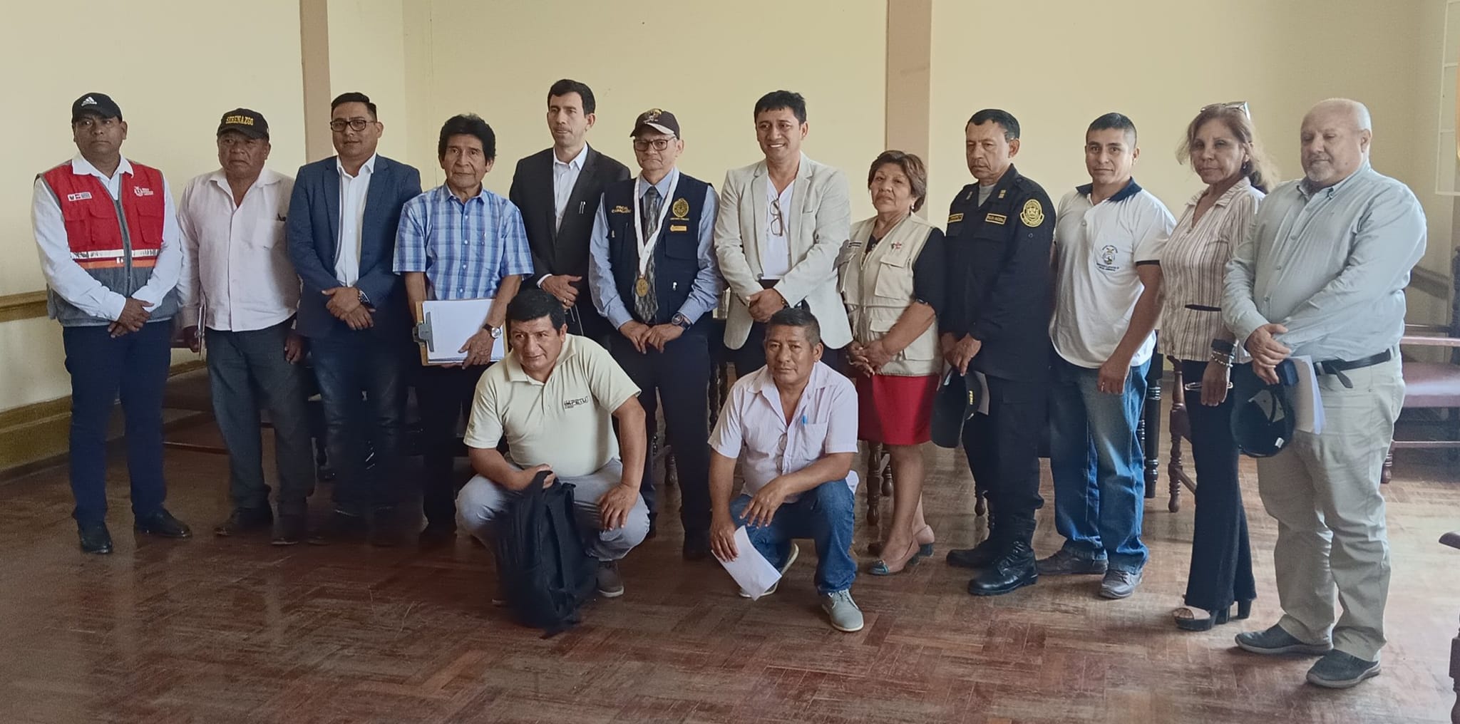 Provincia se reúnen en mesa se trabajo