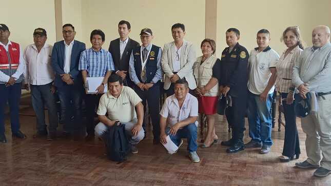 Provincia se reúnen en mesa se trabajo