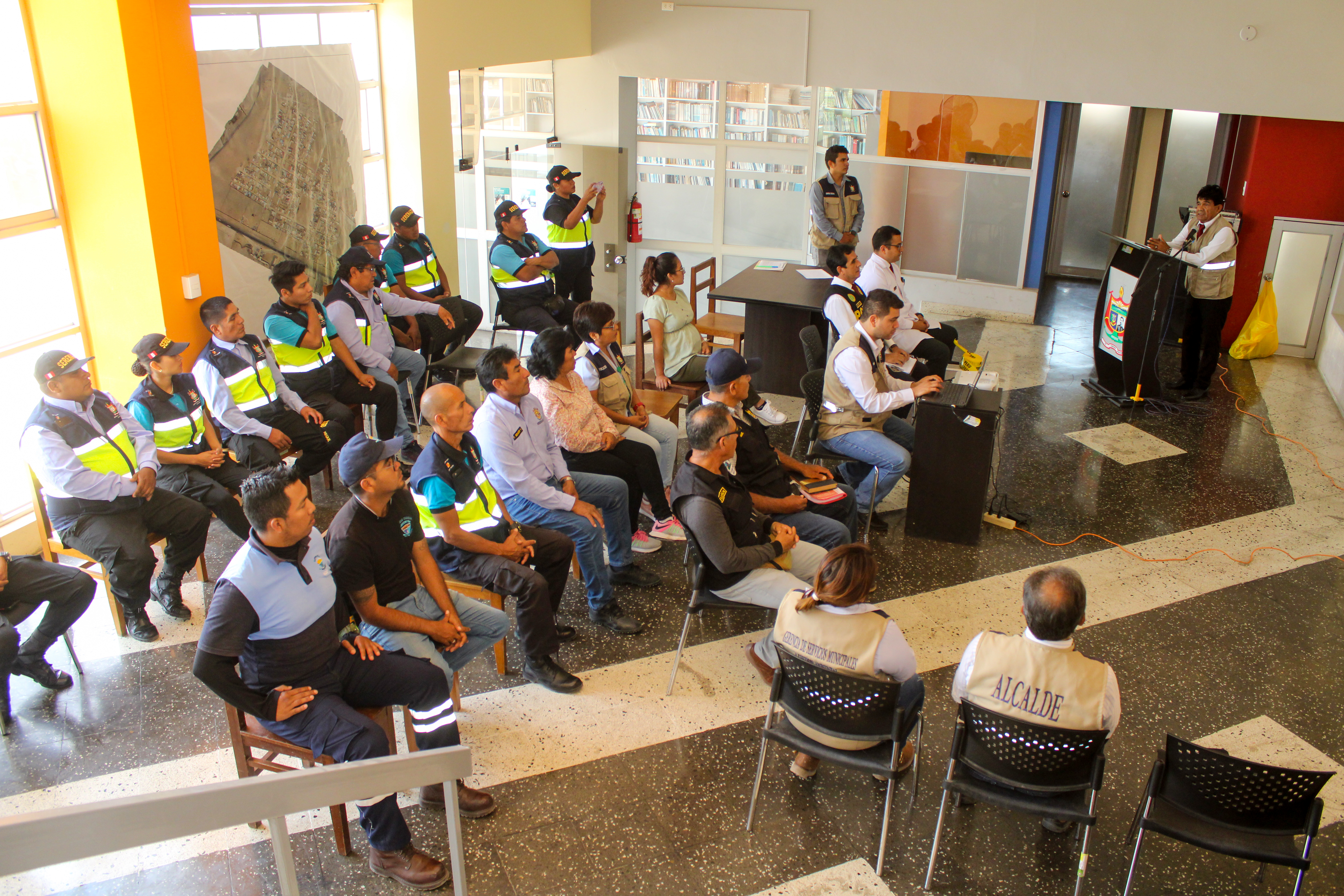Los participantes expresaron su satisfacción por la capacitación recibida y manifestaron su compromiso de aplicar lo aprendido en su labor diaria.