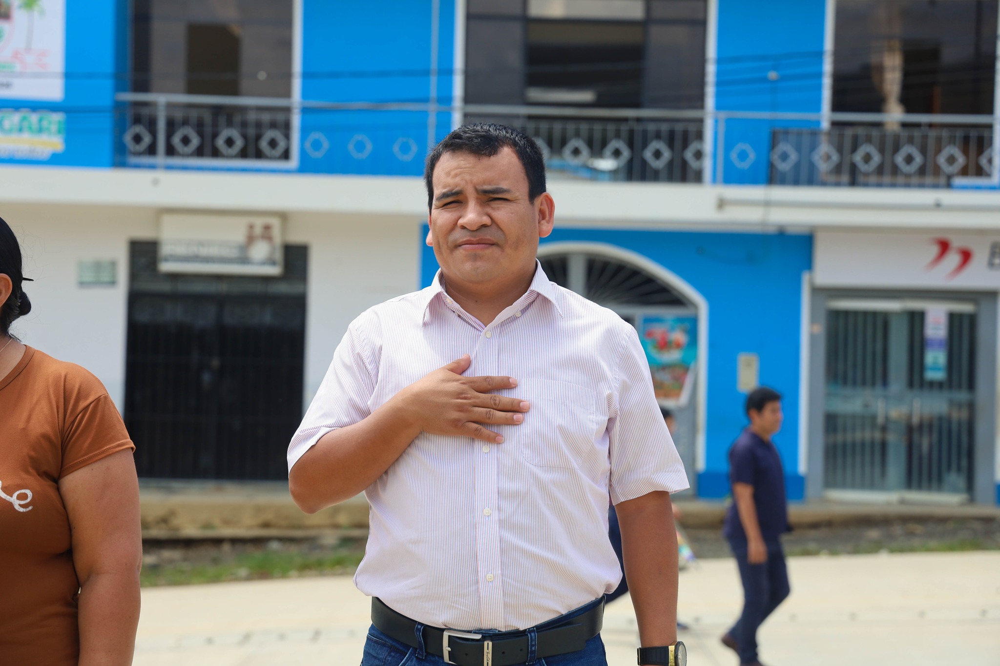 Izamiento de Pabellon Nacional