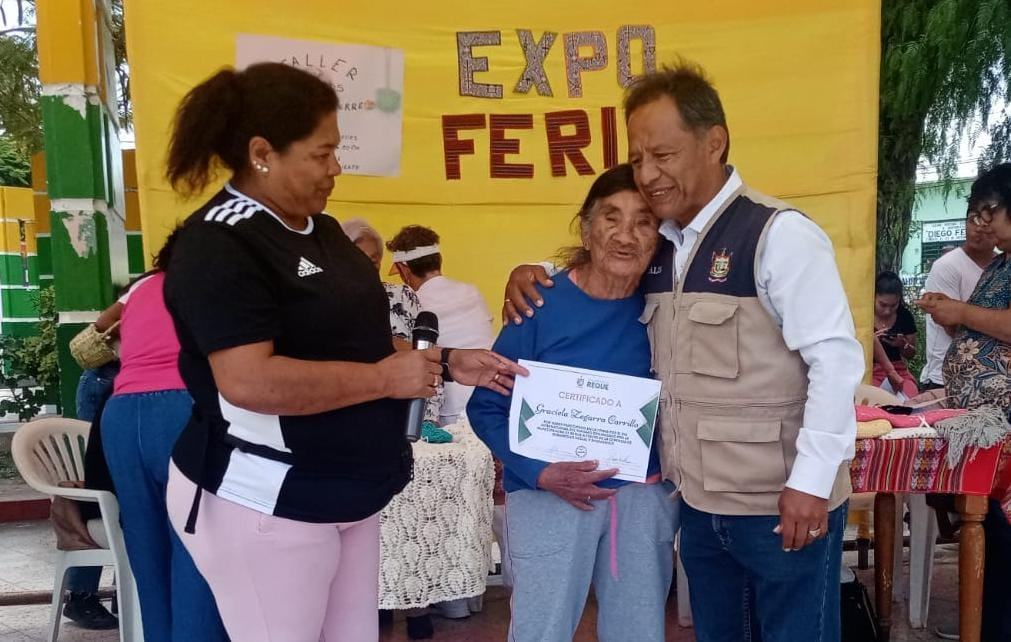 La expoferia fue un éxito de convocatoria y recibió el aplauso y el reconocimiento de los asistentes, quienes disfrutaron de una tarde llena de color, sabor y alegría.
