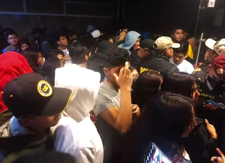En su interior se encontraron a más de 200 personas