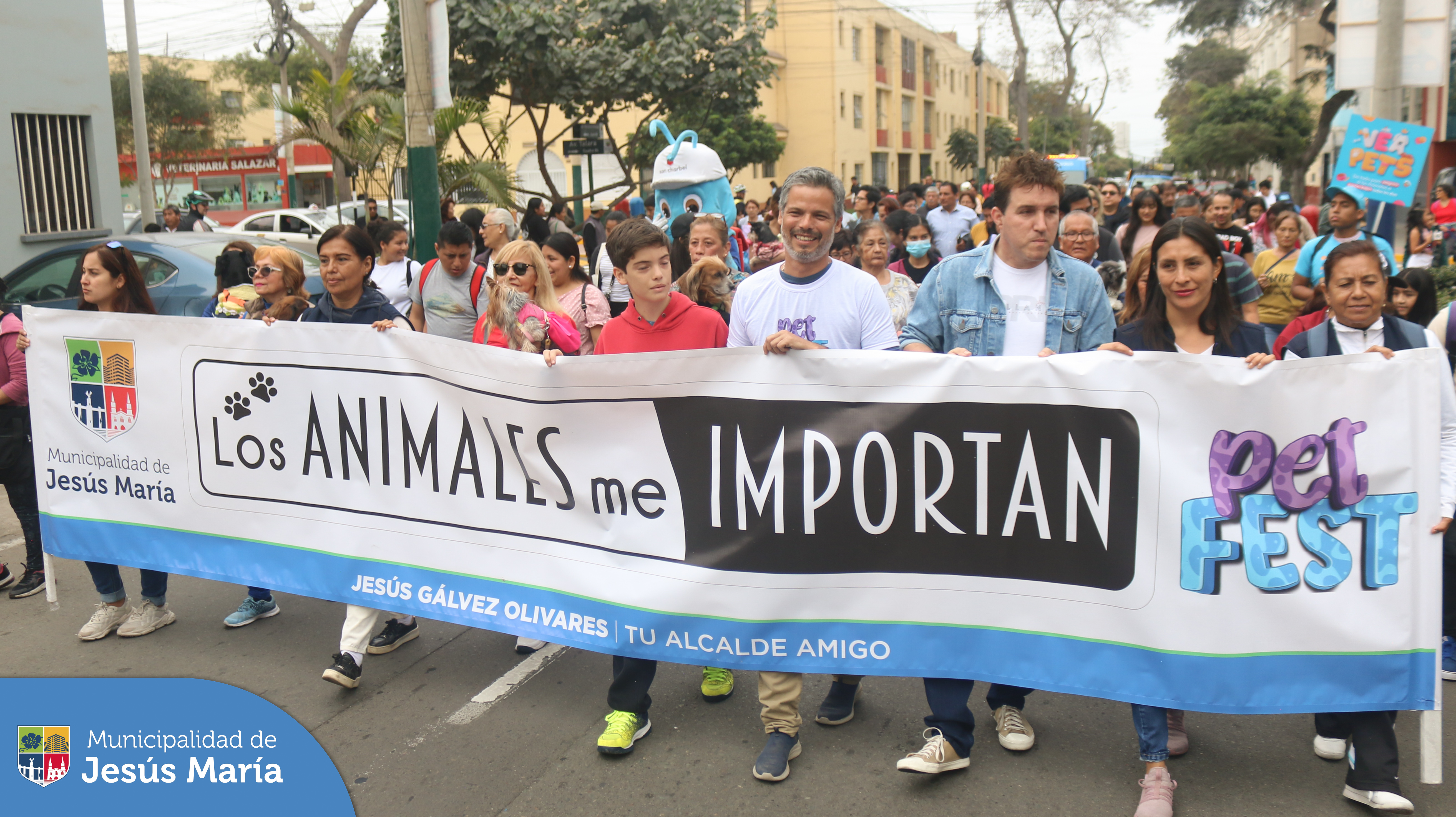 🐶 En Jesús María iniciamos el mes de las mascotas con una emotiva caminata que refleja nuestro compromiso con la tenencia responsable y el bienestar animal.
¡No te olvides! 🗓️ Este 21 y 22 de octubre tendremos la segunda edición de Pet Fest, un fin de semana donde podrás disfrutar con toda la familia de conciertos, espectáculos, comida y mucho más. Más información en https://bit.ly/3F3zHD7 😻