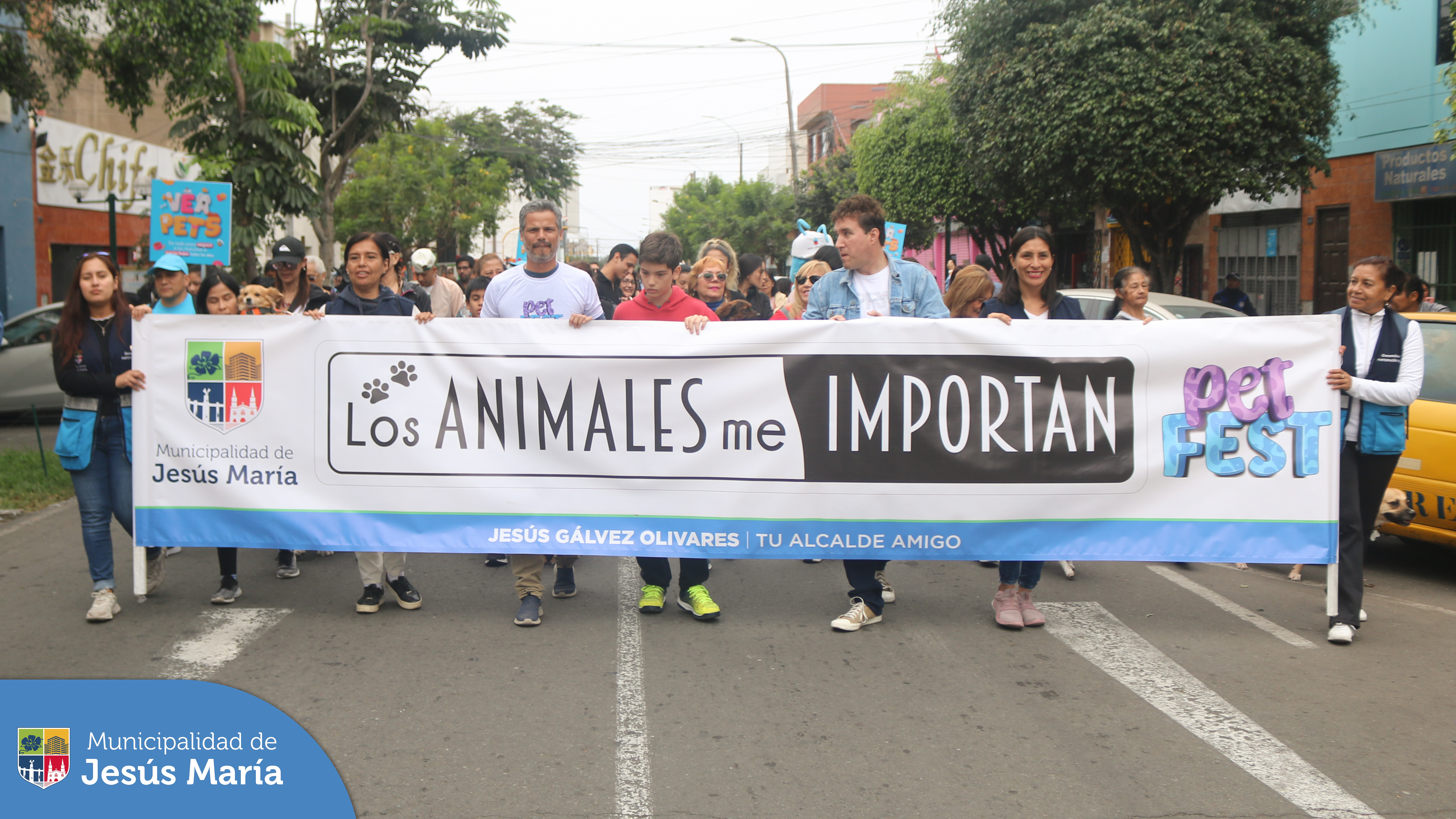 🐶 En Jesús María iniciamos el mes de las mascotas con una emotiva caminata que refleja nuestro compromiso con la tenencia responsable y el bienestar animal.
¡No te olvides! 🗓️ Este 21 y 22 de octubre tendremos la segunda edición de Pet Fest, un fin de semana donde podrás disfrutar con toda la familia de conciertos, espectáculos, comida y mucho más. Más información en https://bit.ly/3F3zHD7 😻