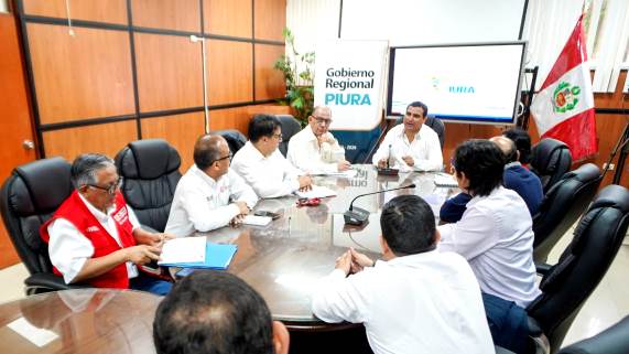 Gobernador evalúa alternativas para solucionar abastecimiento de agua para Talara y Paita