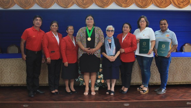 Municipalidad Realizó Sesión Solemne En Homenaje A Las "Bodas De Oro" De La I.E. "Fe Y Alegría" De Sullana