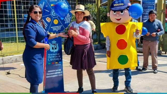 En el marco de la II Audiencia Pública de la Municipalidad de Cajamarca, la gerencia de Transportes y Seguridad Vial, participó de la feria informativa con el fin de concientizar a los ciudadanos en Seguridad Vial , la importancia de respetar el Reglamento Nacional de Tránsito y las normas que rigen en nuestra municipalidad  para ordenar el servicio de transporte público, privado, así como prevenir accidentes de tránsito.