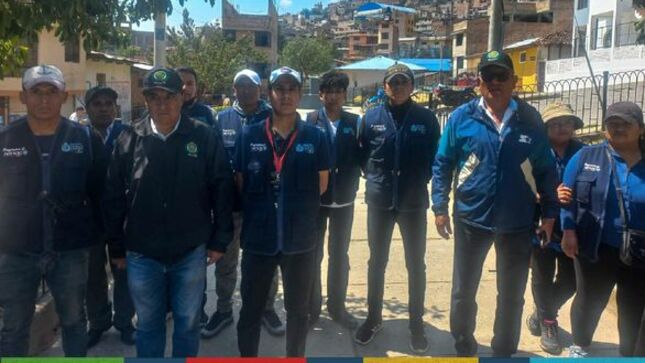 En un esfuerzo por mantener una ciudad más segura y ordenada, la Municipalidad Provincial de Cajamarca continúa brindando oportunidad laboral temporal a cajamarquinos a través del programa Renace en la gerencia de Seguridad Ciudadana. 
✅Una acertada decisión de la actual gestión municipal, ha sido implementar este programa en diferentes áreas permitiendo impulsar  acciones preventivas en coordinación con las demás instituciones y las buenas prácticas para el beneficio de la población cajamarquina.
