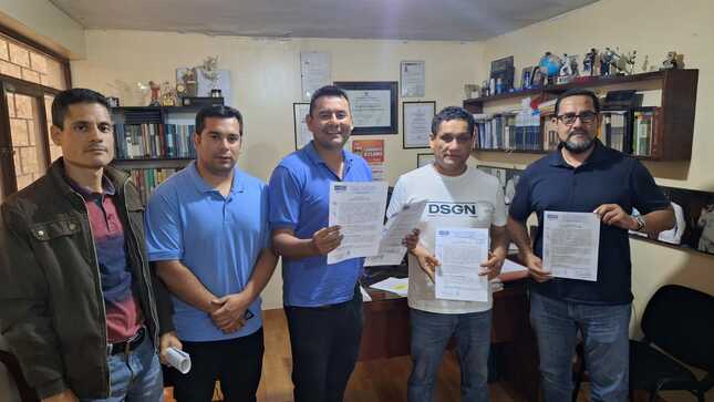 Alcalde Manuel Figueroa Laos firma acta de conciliación con empresa contratista JUBERS S.A.C.