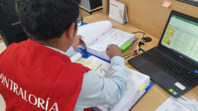  La Contraloría General de la República dio a conocer los resultados del operativo nacional de “Verificación de requisitos e impedimentos para el acceso y ejercicio de la función pública” realizado en 21 entidades públicas de la región Ayacucho, con el cual se pudo verificar que 120 directivos de libre designación y remoción pertenecientes al gobierno regional y municipalidades (provinciales y distritales) no acreditaron el cumplimiento de los requisitos mínimos de formación académica y/o experiencia establecidos en la Ley N° 31419 y su reglamento, así como en los documentos de gestión de sus respectivas entidades.