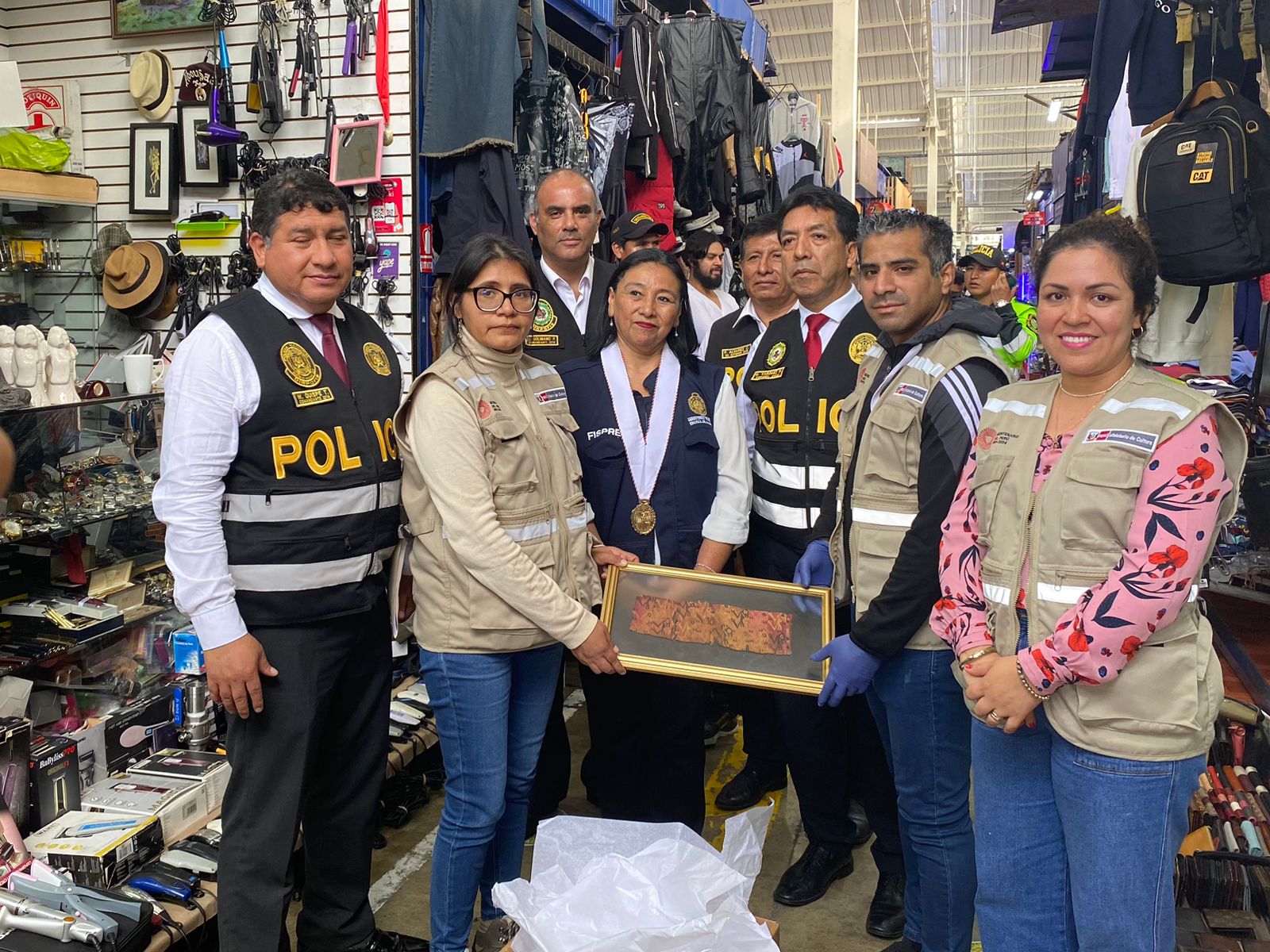 Ministerio de Cultura incautó textil prehispánico en concurrido centro comercial del Cercado de Lima