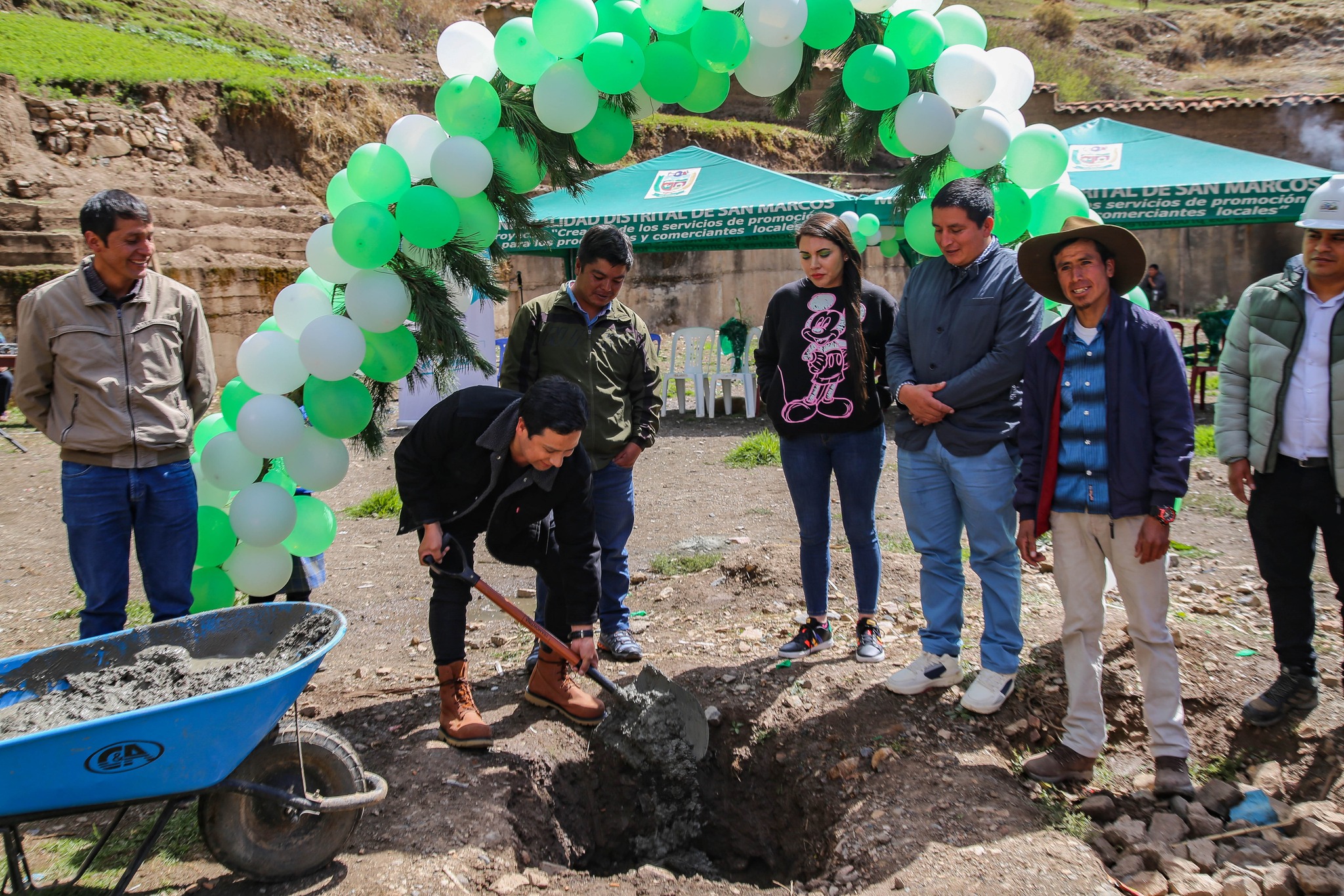 Alcalde de San Marcos coloca primera piedra para mejoramiento y ampliación de agua potable y PTAR en Challhuayaco.