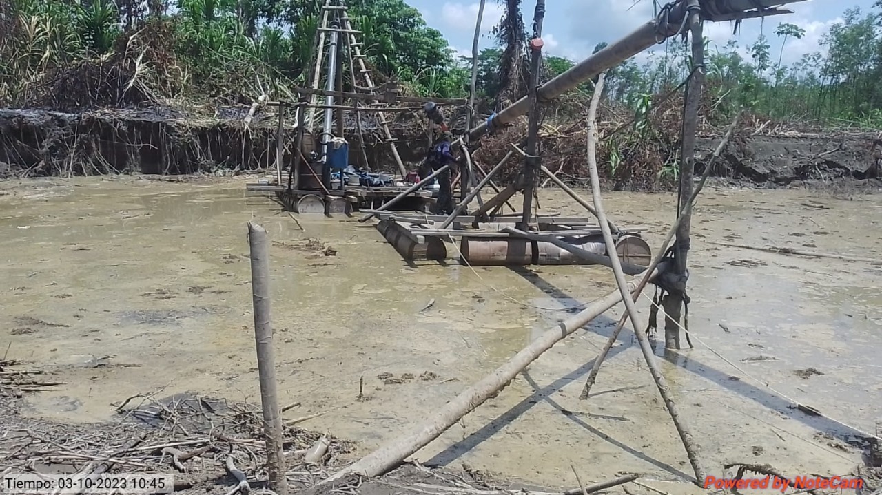 Policía destruye equipos utilizados por la minería ilegal valorizados en más de un millón de soles