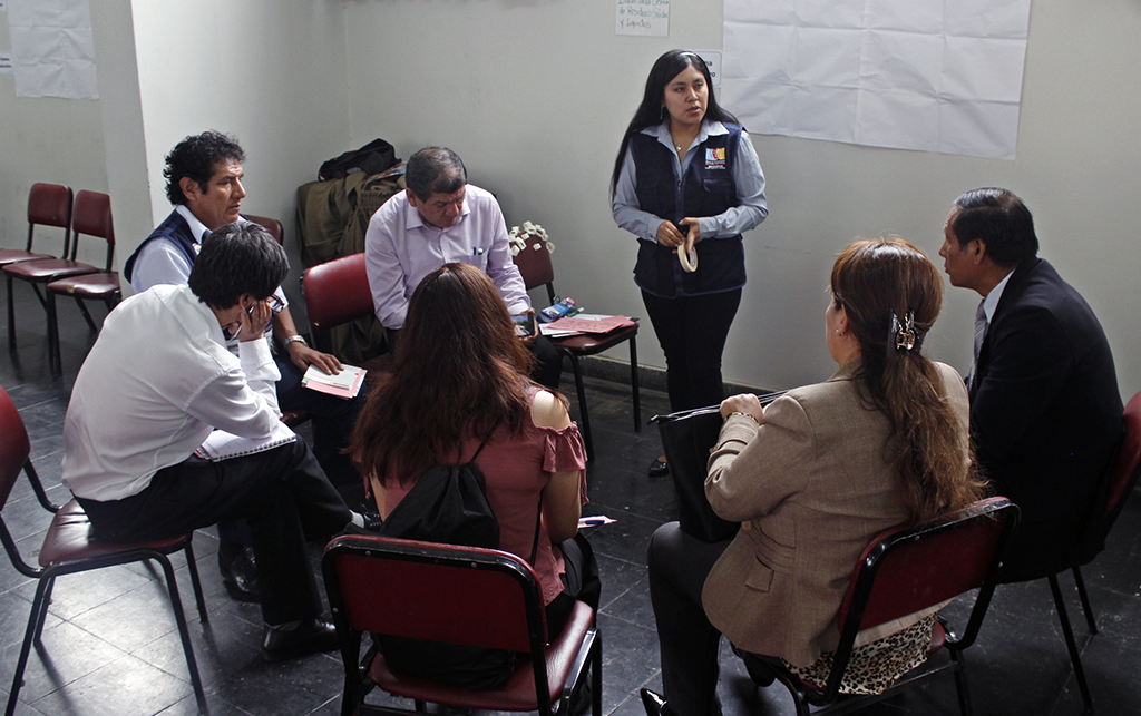 
CNE dialoga sobre educación en sostenibilidad ambiental con representantes de la región Huánuco