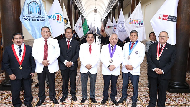 Minsa homenajeó al personal médico con más de 40 años de servicio por el Día de la Medicina Peruana