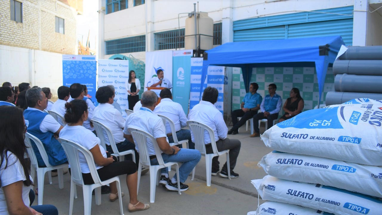 Agua Tumbes logra articular con UNICEF y COOPI donación de insumos químicos y tuberías