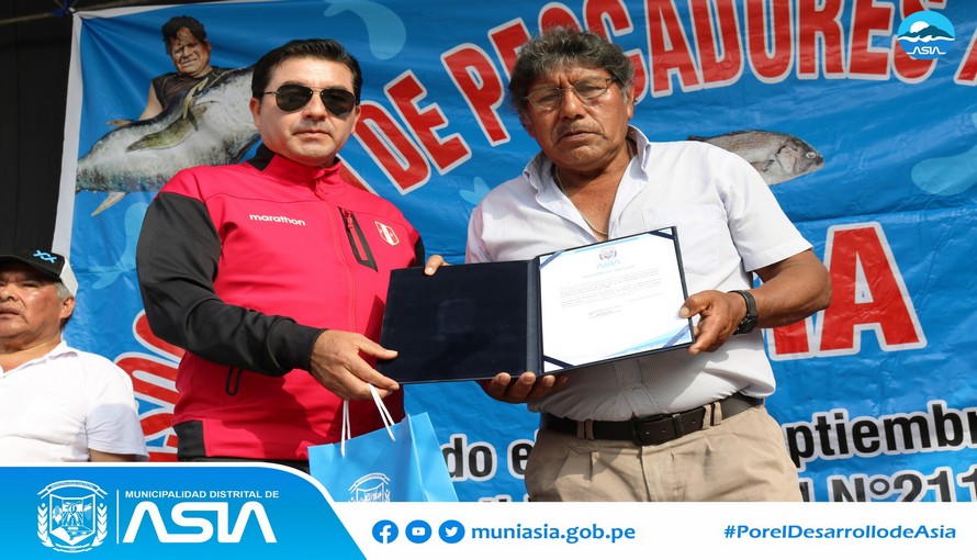 Alcalde entrego moción de saludo
