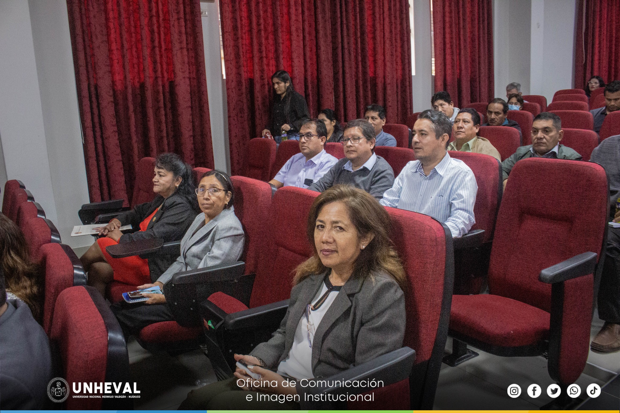 UNHEVAL impulsa el liderazgo en la educación superior con charla especializada