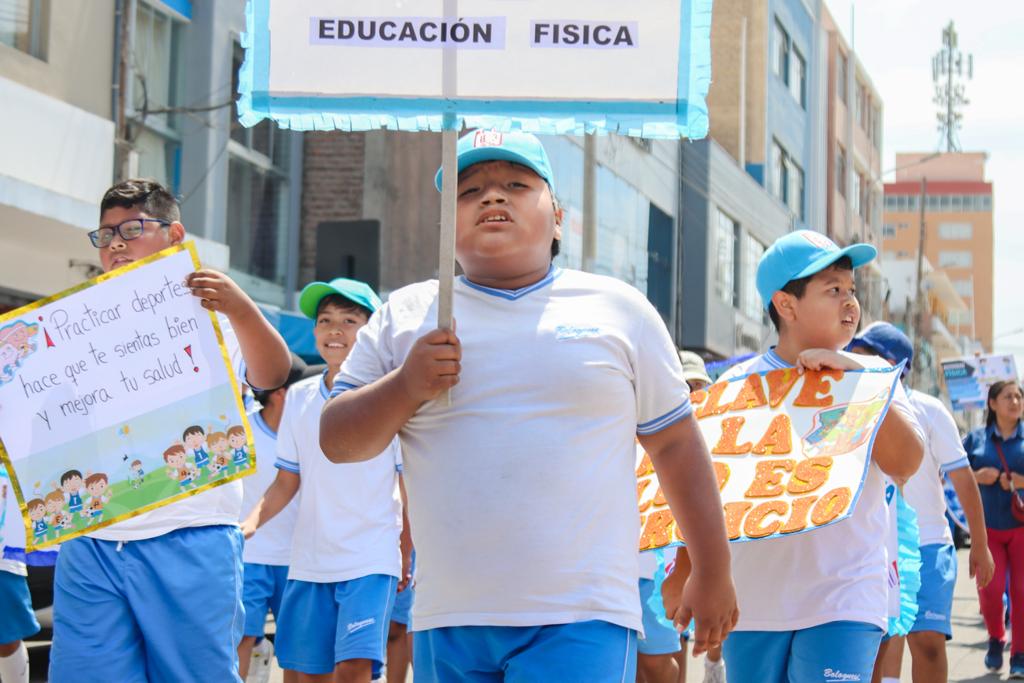 Cerca de 300 escolares participan en trote motivador 