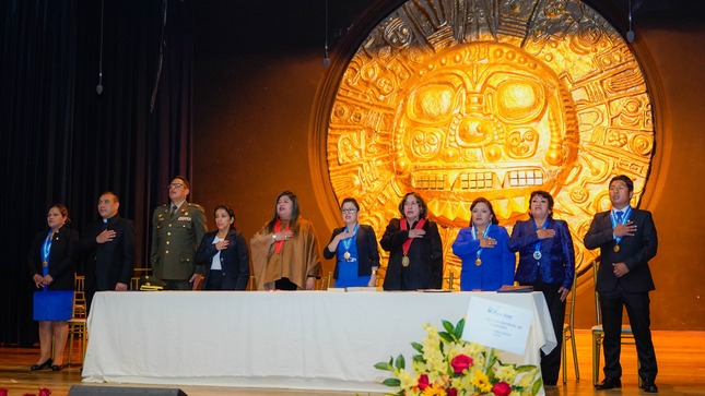 residenta de la Corte Superior de Justicia de Cusco, participó de la ceremonia por el “Día del Periodista Peruano”