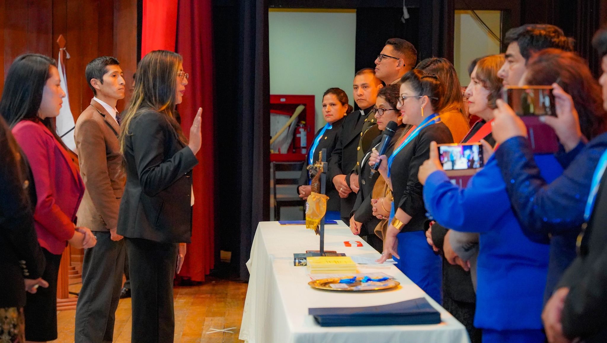 residenta de la Corte Superior de Justicia de Cusco, participó de la ceremonia por el “Día del Periodista Peruano”