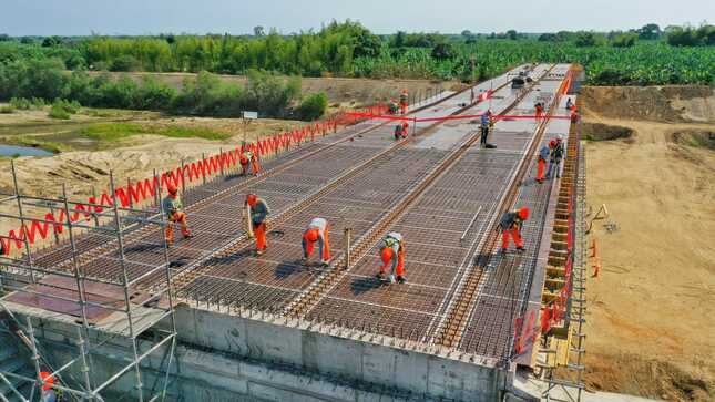MTC avanza la construcción del puente Uña de Gato en Tumbes