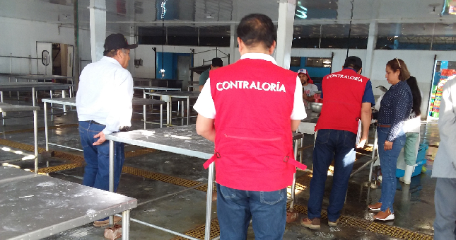 La Contraloría General advirtió al Gobierno Regional de Áncash (GRA) de las pésimas condiciones de salubridad, infraestructura y equipamiento en que viene operando el Desembarcadero Pesquero Artesanal de Chimbote, así como también un grifo en el muelle sin la autorización correspondiente. Los hechos ponen en riesgo la salud de miles de consumidores de productos hidrobiológicos y generan contaminación del mar.