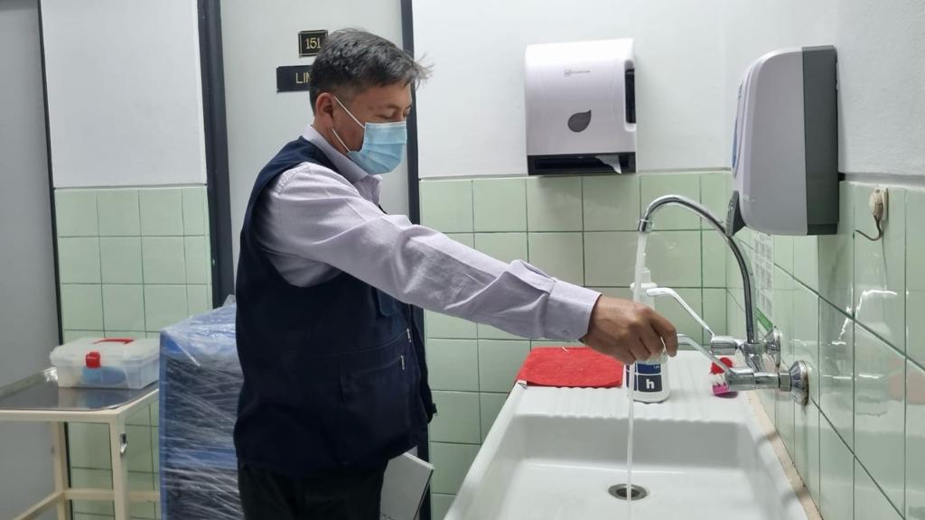 Establecimientos de salud brindan atención con normalidad en inicio de corte de agua en 22 distritos