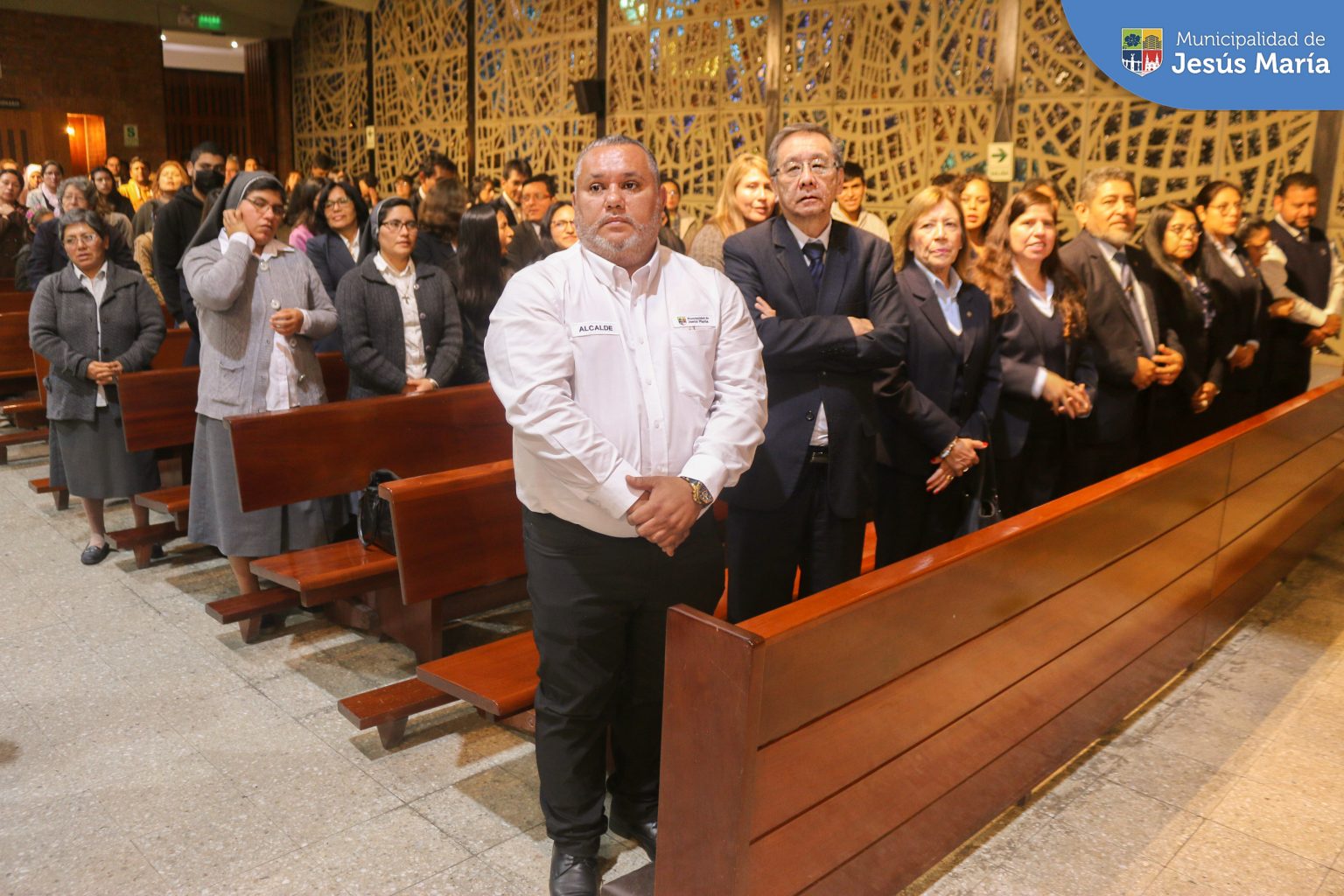 ¡Felíz día a toda la familia franciscana!
Nuestro alcalde participó de la celebración eucarística de la Parroquia San Antonio de Padua, conmemorando la vida de San Francisco de Asís, también conocido por ser el patrono de los animales.
A la actividad asistieron el monseñor Adriano Tomasi, Carlos Chang Lam, director del colegio San Antonio de Padua, Fray David Tello, párroco de la parroquia San Antonio de Padua, entre otras personalidades de la comunidad católica.