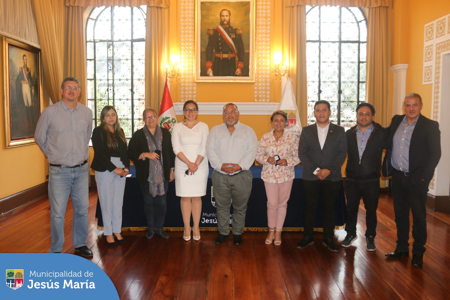 Hemos sido elegidos por la Dirección Nacional de Transparencia y Acceso a la Información Pública del Ministerio de Justicia como el único gobierno local que ha cumplido con excelencia el registro de información establecida en el Portal de Transparencia Estándar.
Gracias a este gran logro, recibimos la visita de dos delegaciones internacionales como la Cooperación Técnica Alemana – Giz y la Defensoría del Pueblo del Ecuador que pudieron escuchar nuestras experiencias para poder replicarlas en sus distintas instituciones.
El objetivo es que como comuna continuemos siendo eficientes en nuestras plataformas digitales accediendo de manera adecuada a la información y manteniendo una relación transparente de nuestra gestión en favor de todos los vecinos.