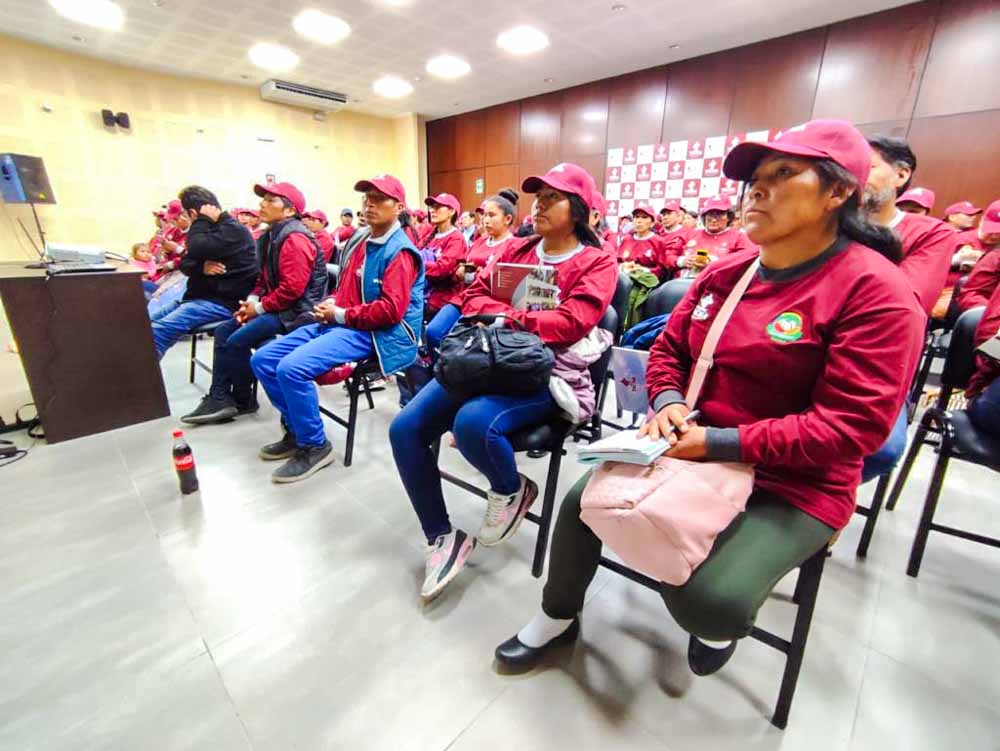 Más de 150 productores de melón, sandía y zapallo fueron capacitados en asociatividad y sanidad agraria