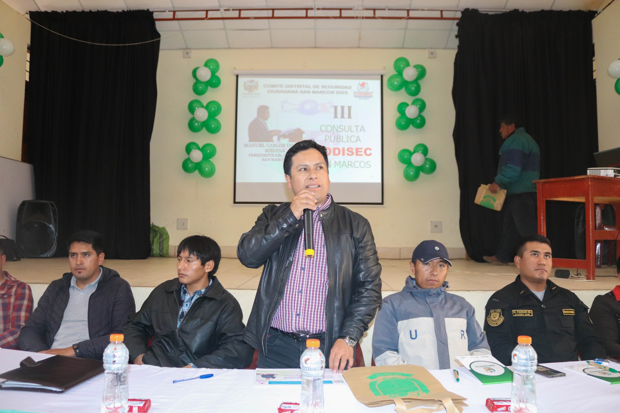 El Alcalde Manuel Ugarte dirigió la Tercera Consulta Pública del CODISEC en Carhuayoc.
